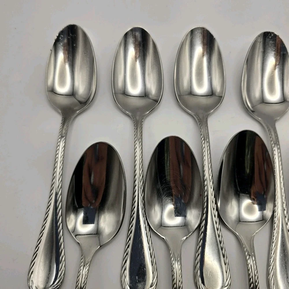 Oneida Belmont Lyons Stainless Oval Soup Spoons Set of 8‎ Glossy 7 1/8